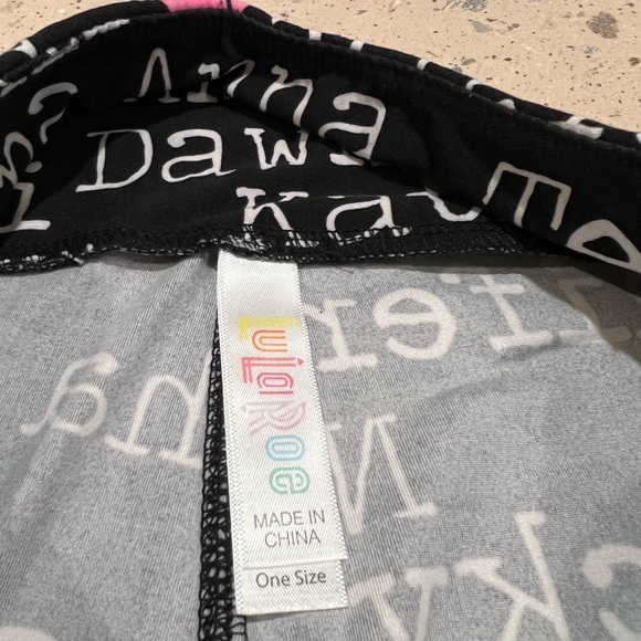 Lula Roe Leggings- One Size - Picture 6 of 6